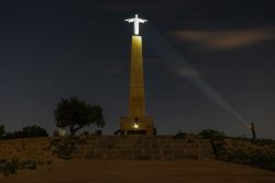 LUZ EN LA NOCHE