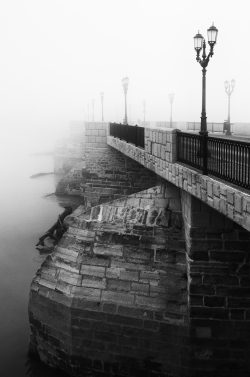 PUENTE SOBRE EL EBRO.