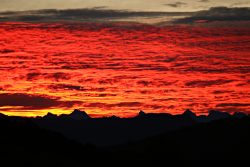 AMANECE EN PIRINEOS